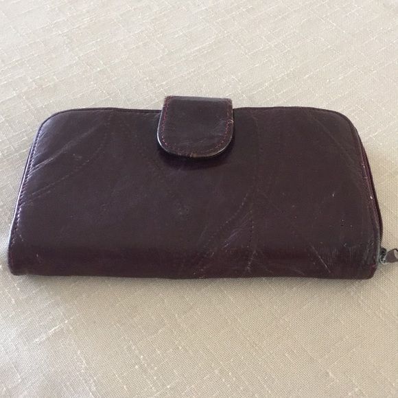 Vintage Burgundy Leather Zippered Wallet - Picture 2 of 12